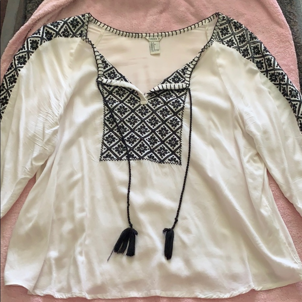 Forever 21 white and black shirt